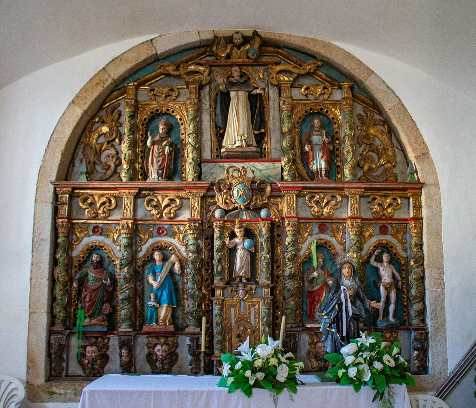 22 Altar lateral Igrexa Santa María de Traba