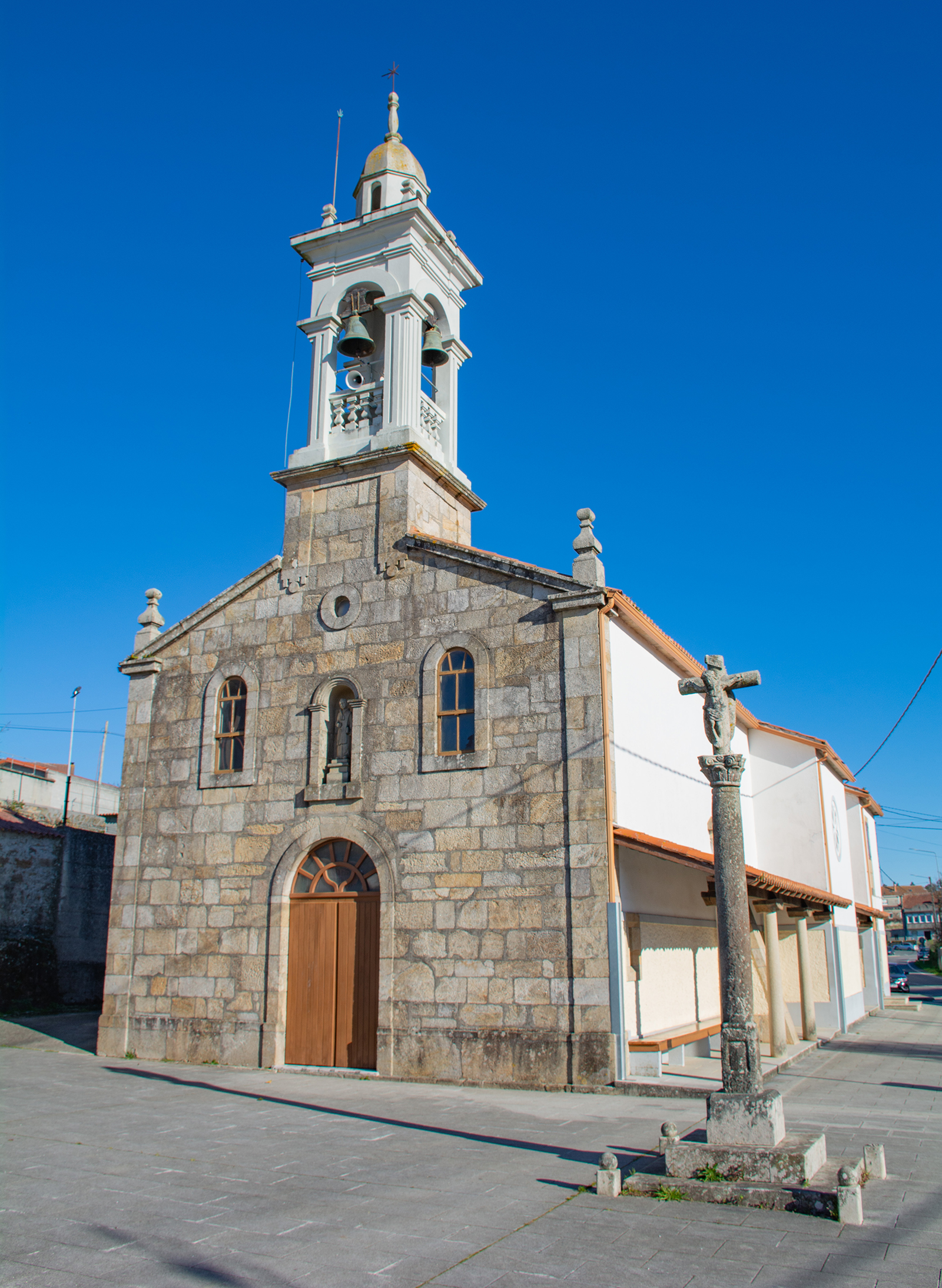 23 Igrexa de San Lourenzo de Verdillo